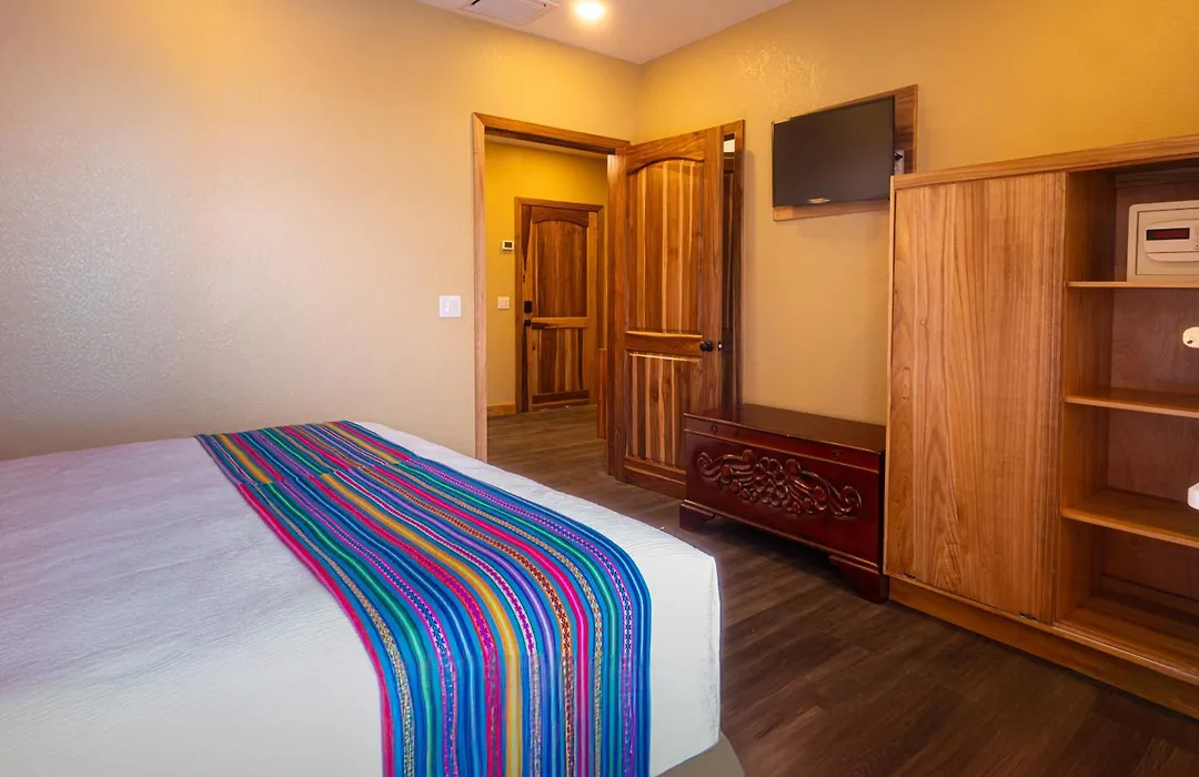 Mr. Tucan Hotel-1