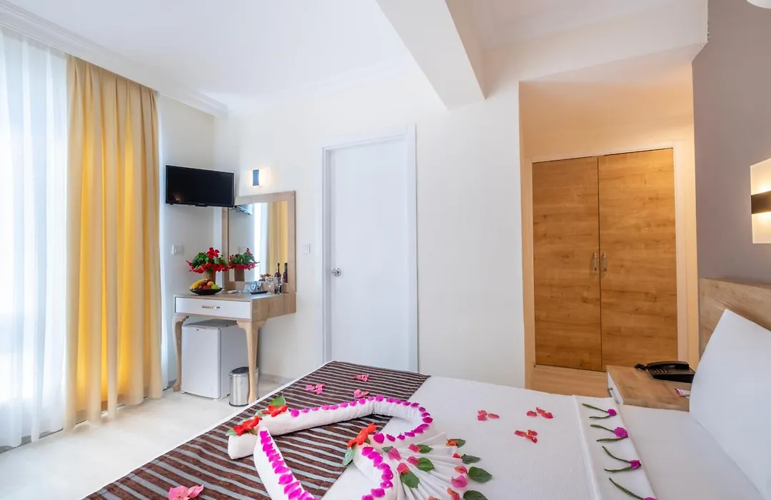 Viking Beach Hotel&Spa-1