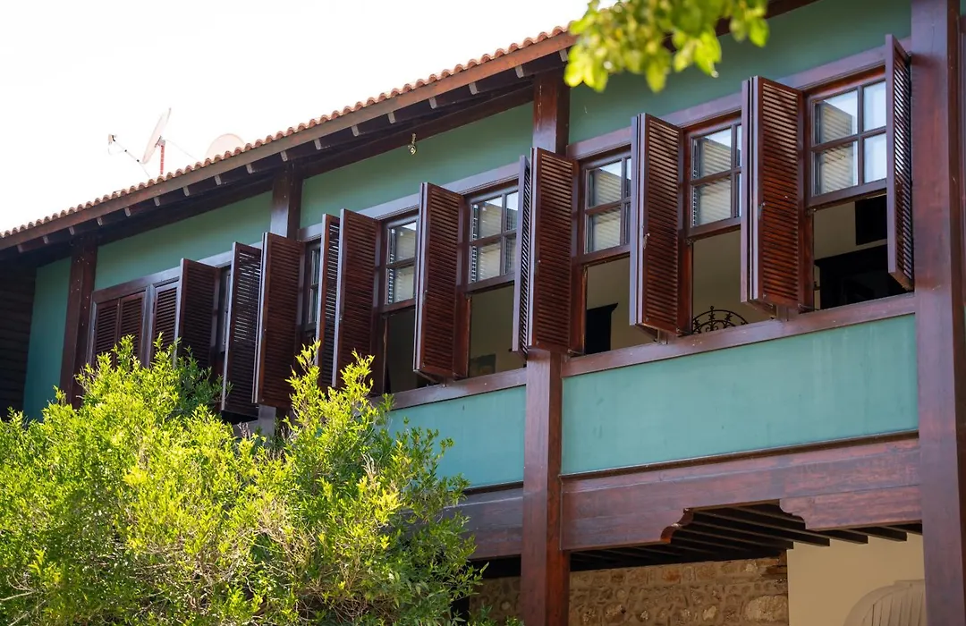 House 5 Hotel-1