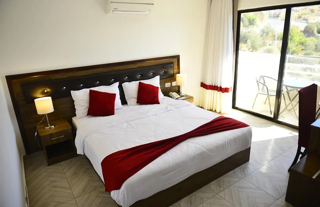 Petra Corner Hotel-1