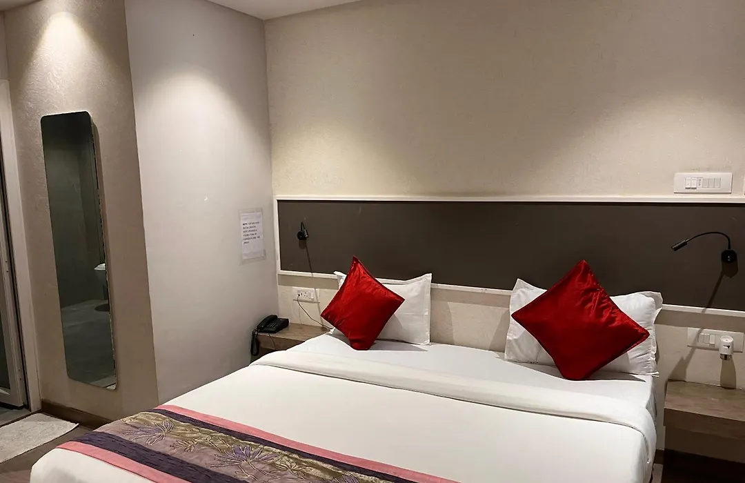 Hotel Ratana International-1