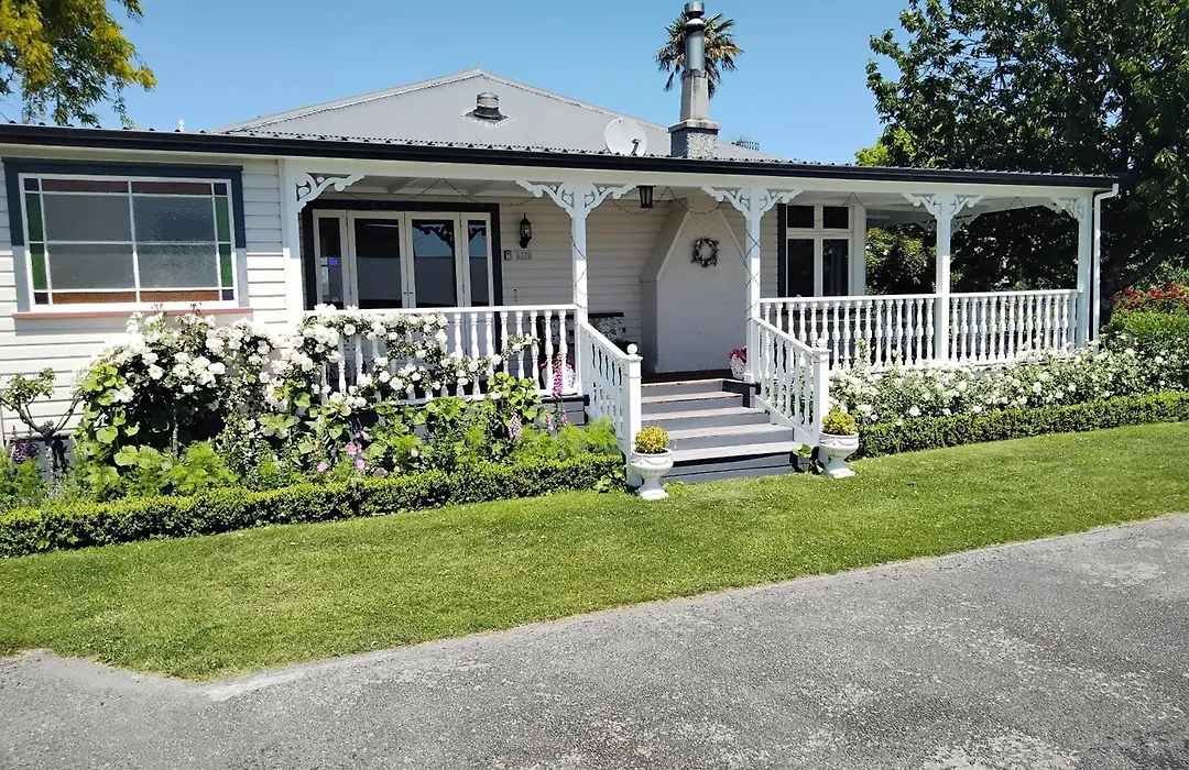Guthrie Cottage-1