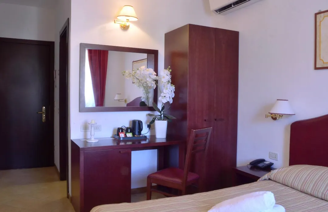 Hotel Cardinal Of Florence - Recommended For Ages 25 To 55-1