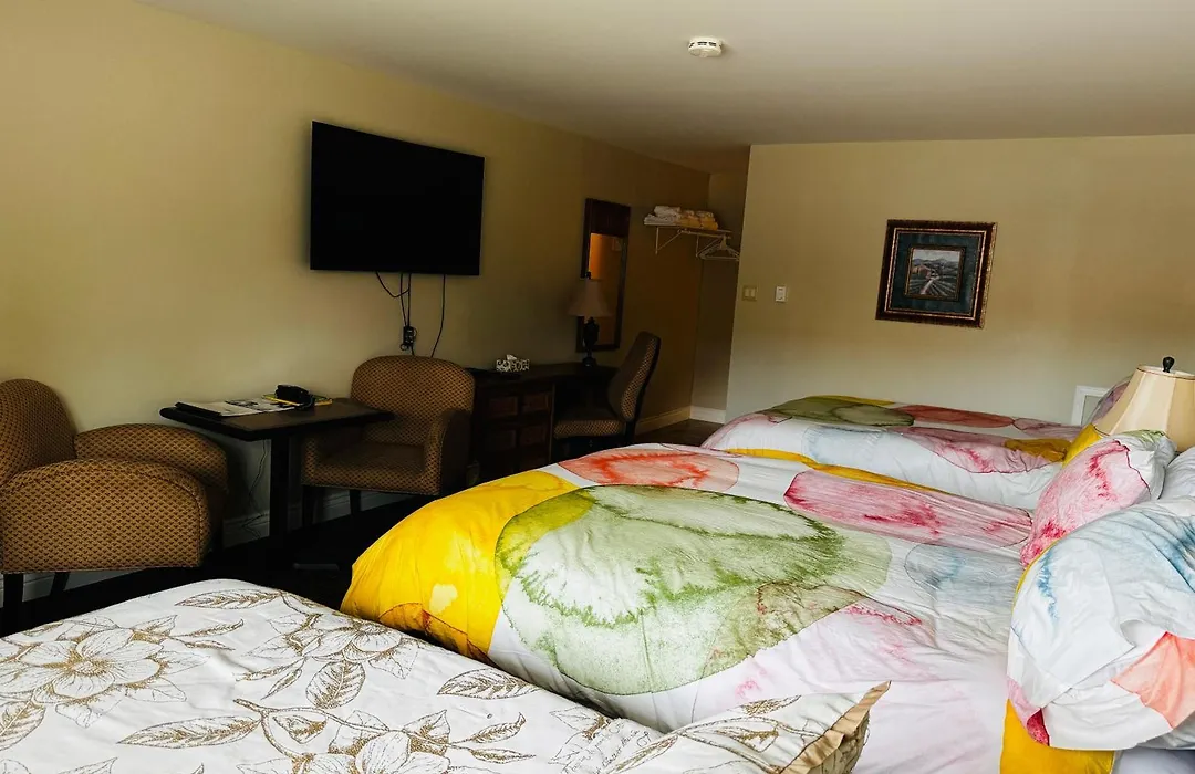 Fundy Line Motel-1