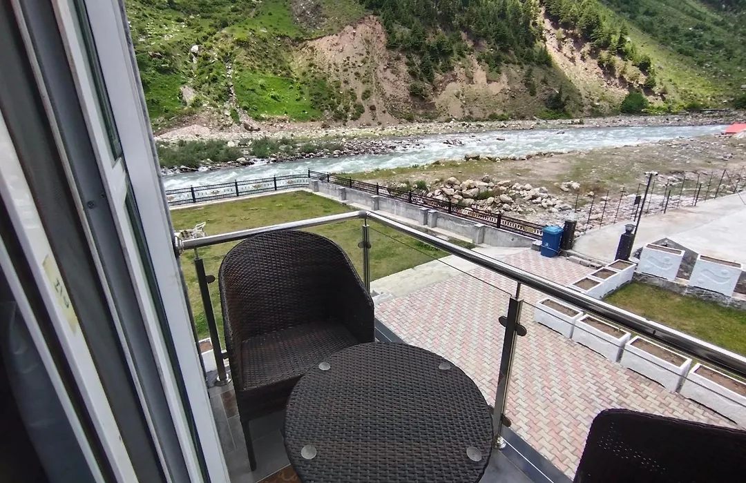 Kunhar Hotel Riverside Block-1