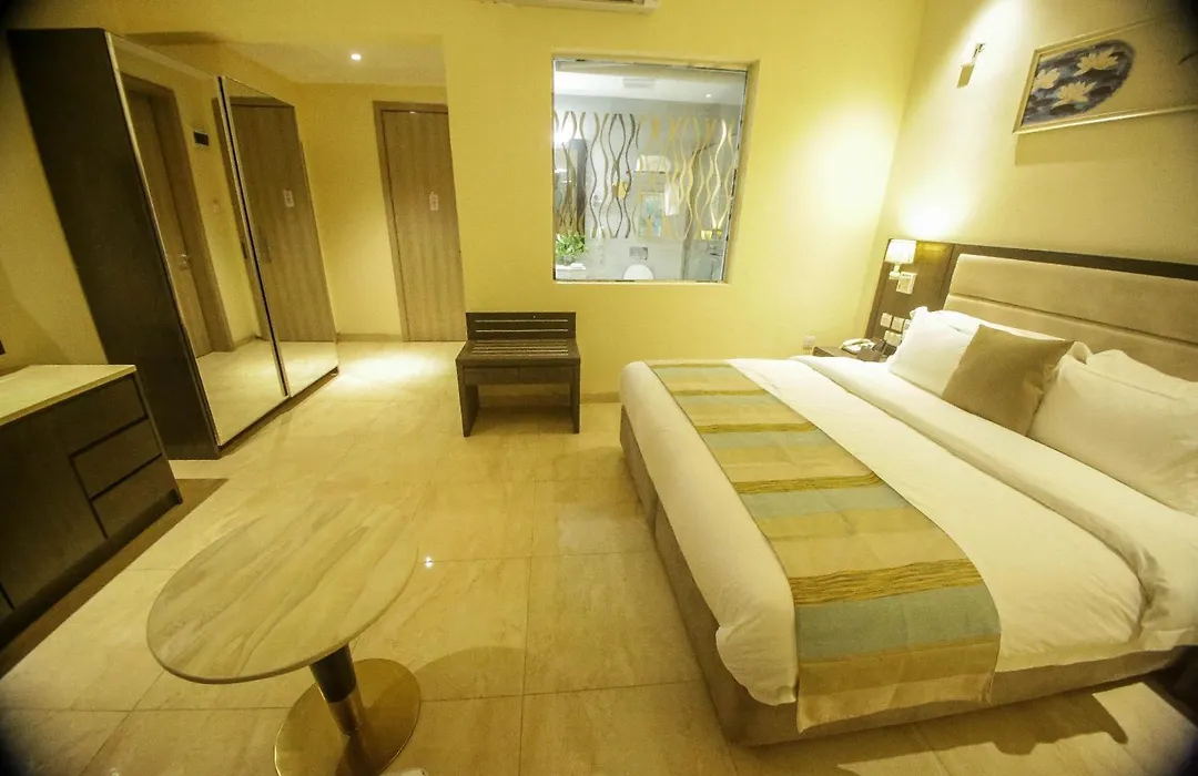 Perfecto La Vila Hotel And Suites-1
