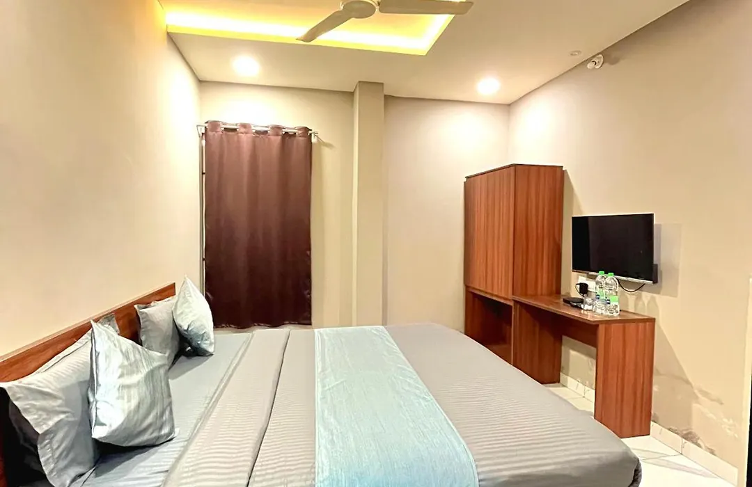 Hotel Golden Glory-1