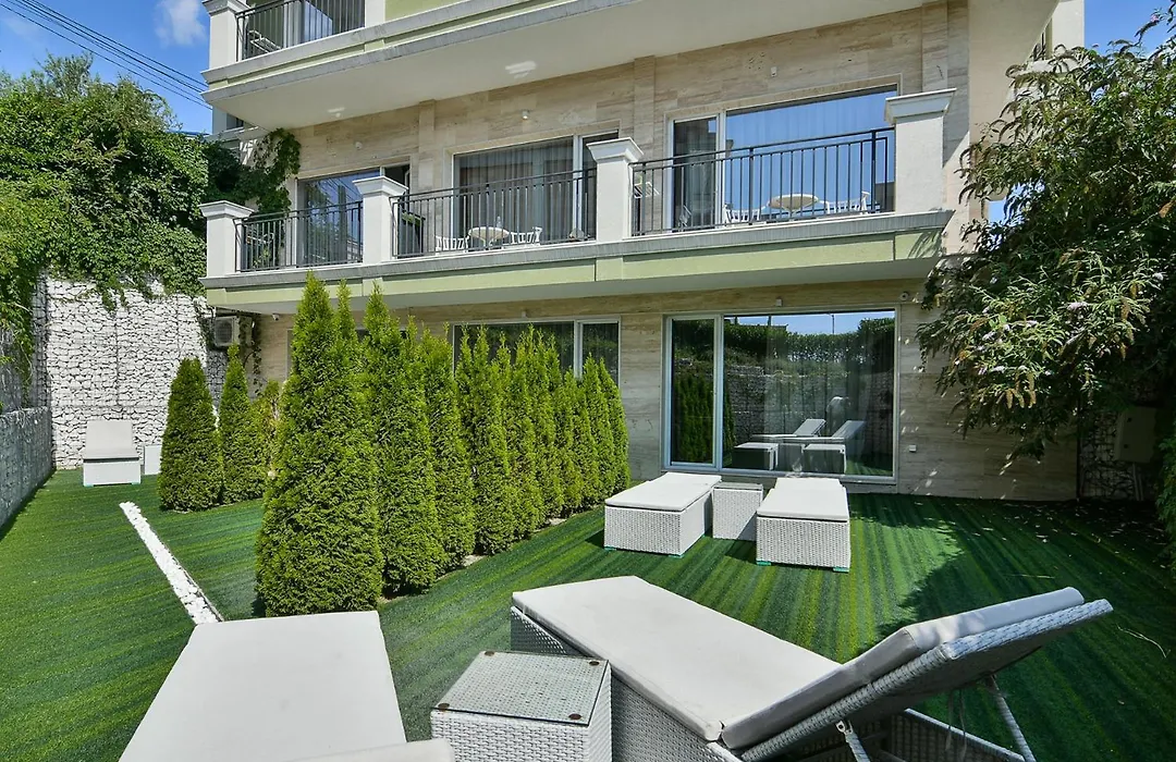 Sea Lounge-1