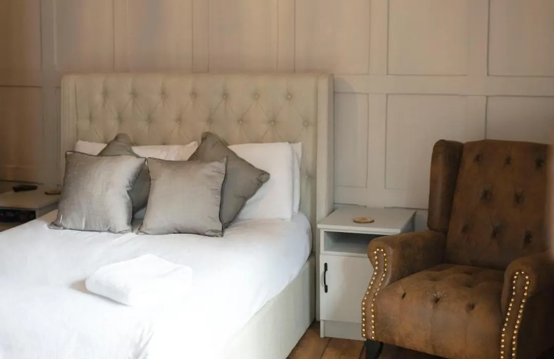 Bulls Head Inn Rooms-1