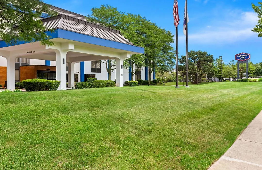 Hampton Inn Chicago-Naperville-1