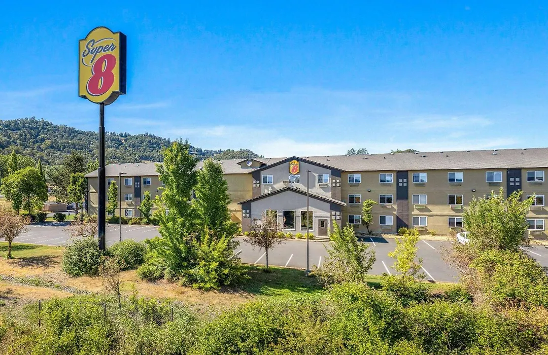 Super 8 By Wyndham Roseburg-1