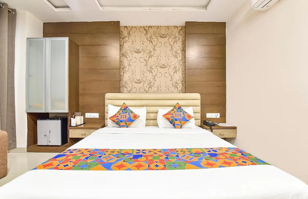 Fabhotel King Palace-1