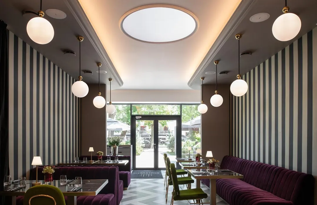 Amsterdam Plaza Hotel & Spa-1