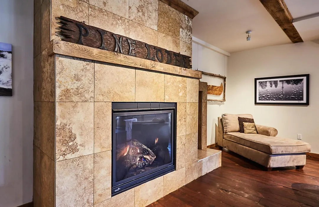 3 Pines Lodge Muskoka-1