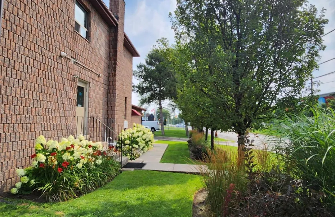 Canadas Best Value Inn-Richmond Hill-1