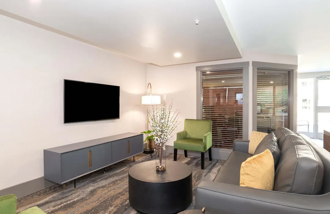 Sandman Hotel & Suites Regina-1