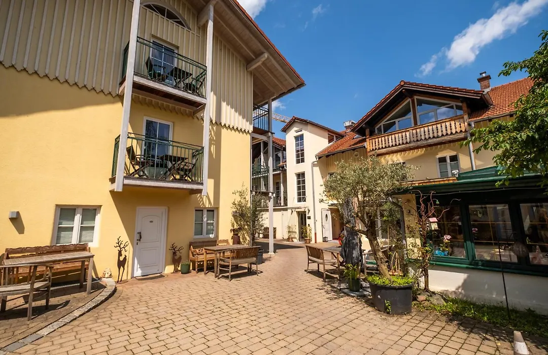 Landhaus Café Restaurant&Hotel-1
