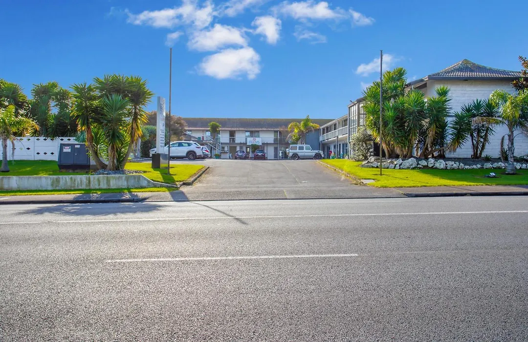 Ellerslie Palms Motel-1