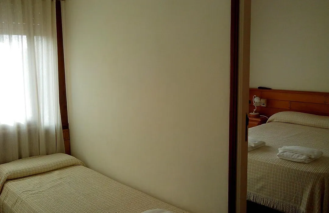 Hotel Montecarlo-1