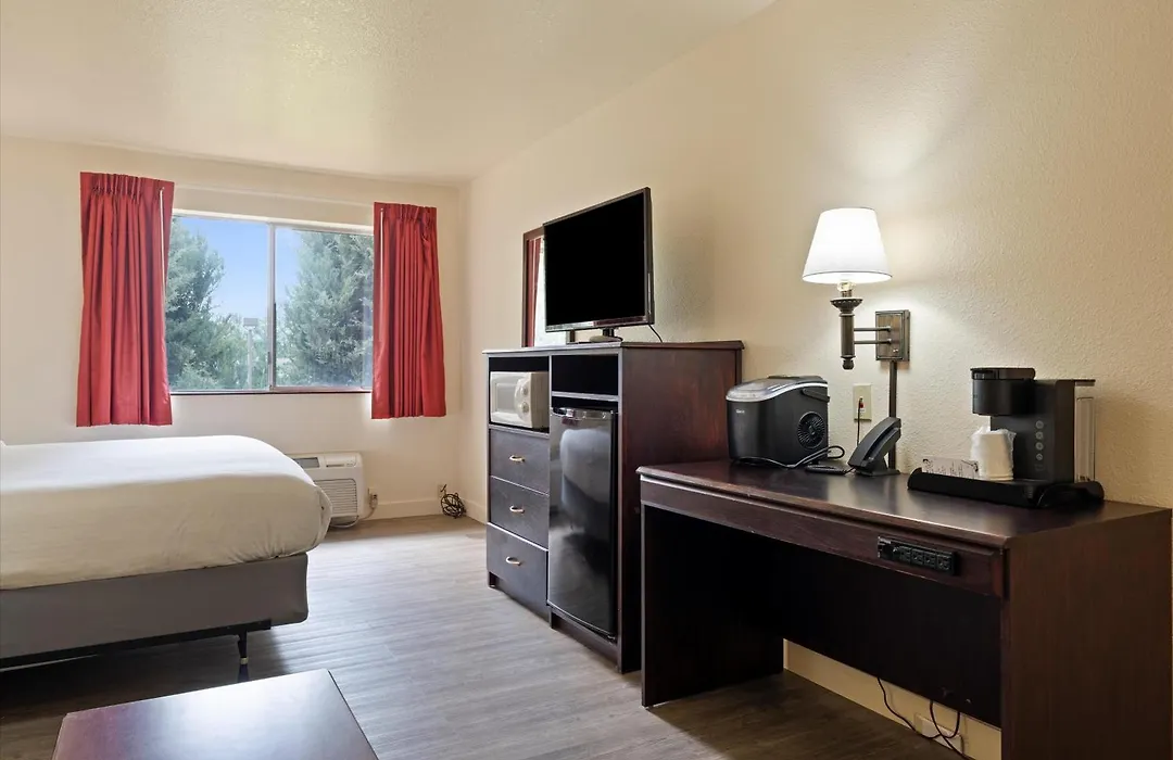 Quincy Inn And Suites-1