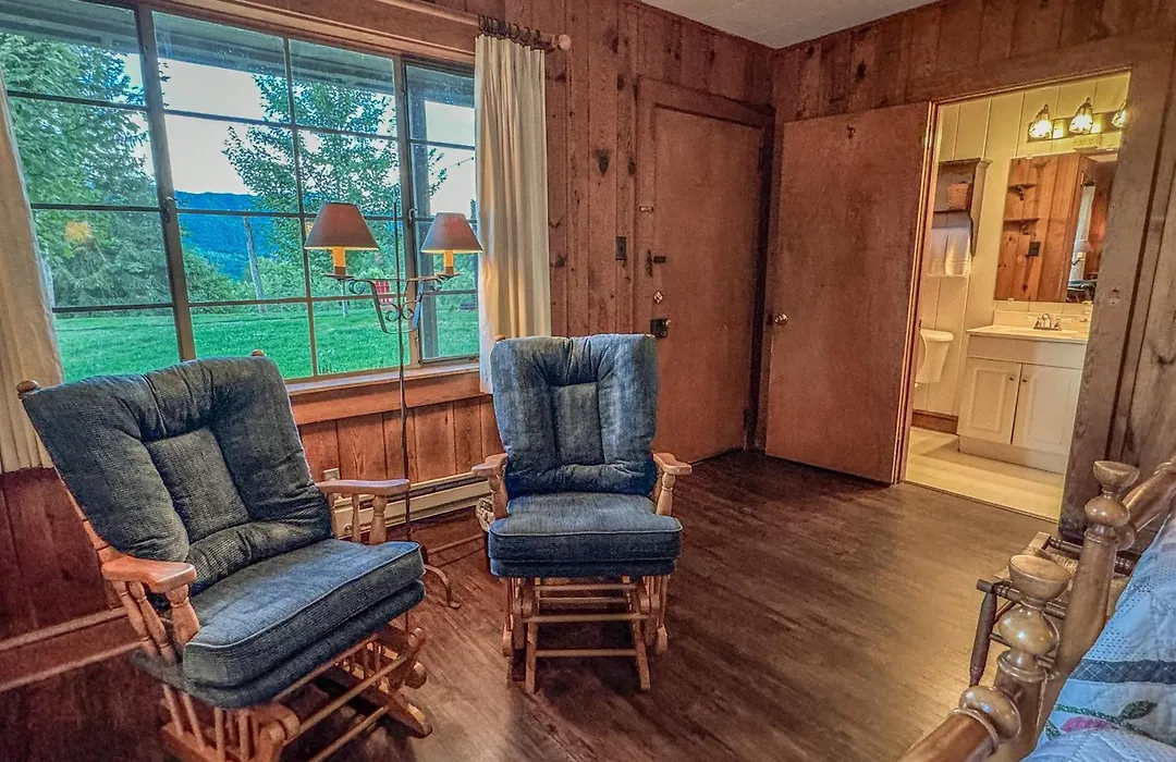 Hemlock Inn-1