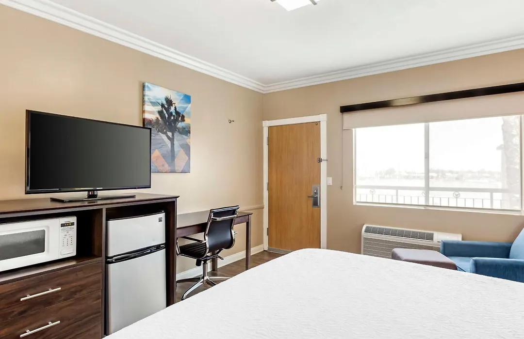 Best Western China Lake Inn-1