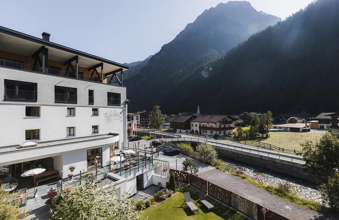 Hotel Edelweiss-1