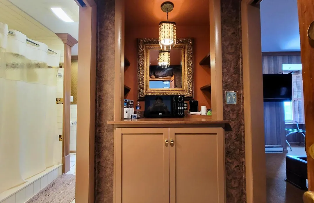 Altland House Inn & Suites-1