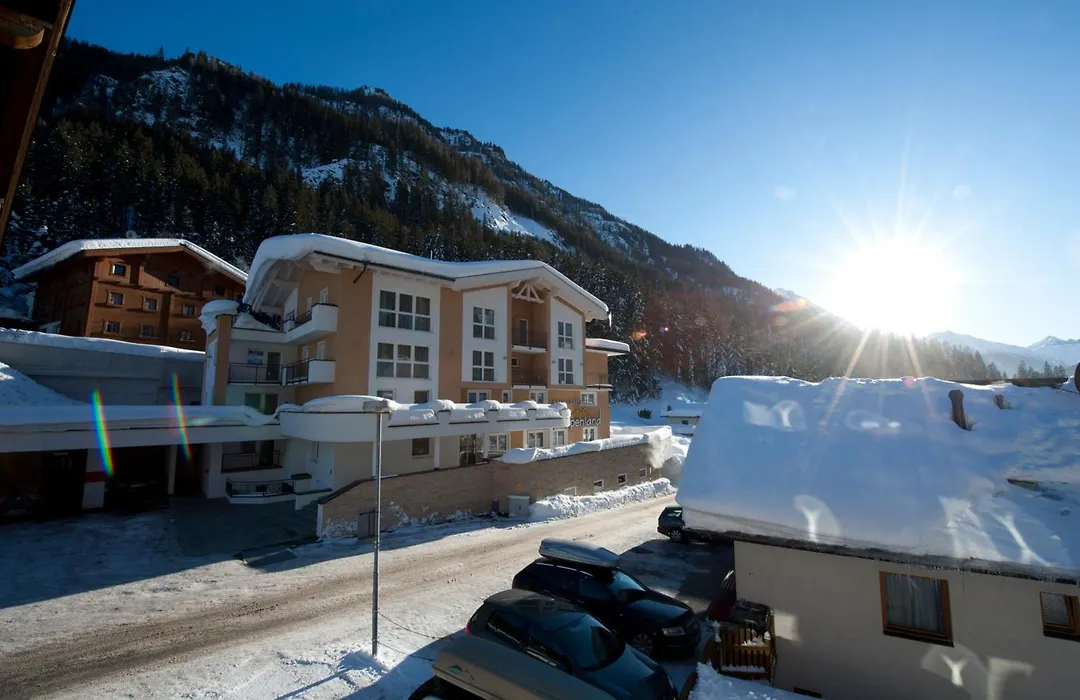 Hotel Garni Alpenland-1