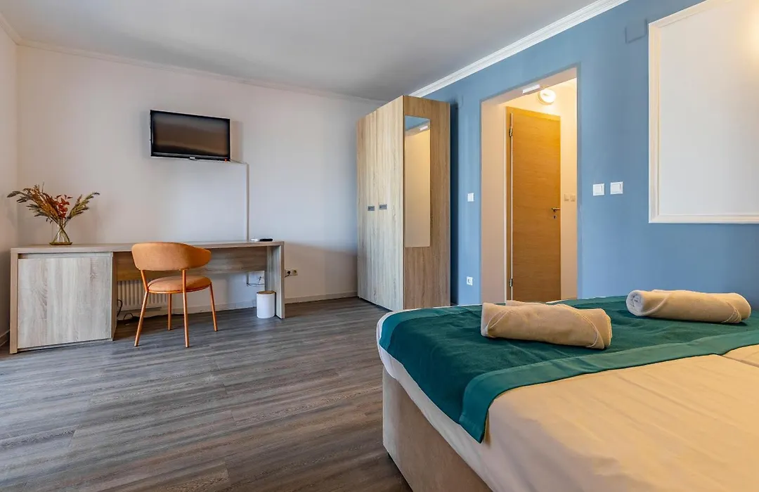Hotel Koral-1