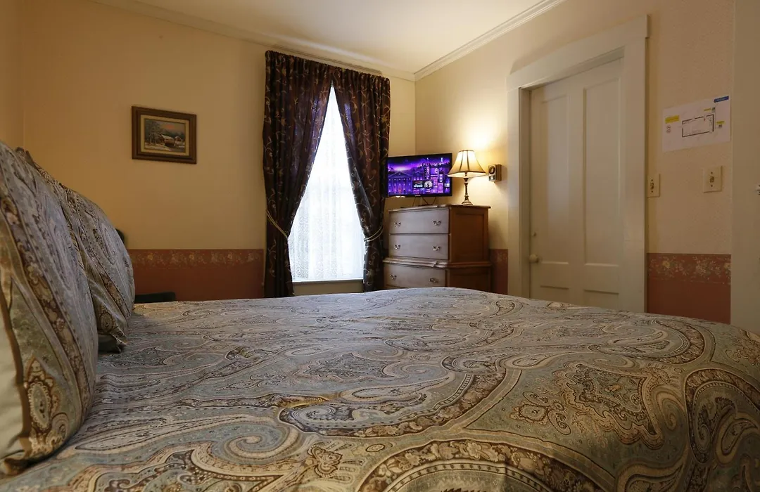Deerfield Valley Inn - Mt Snow Bnb Fireplace Rooms And Breakfast-1