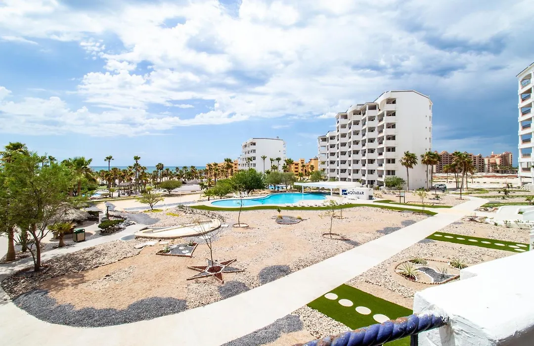 Casa Blanca Golf Villas-1