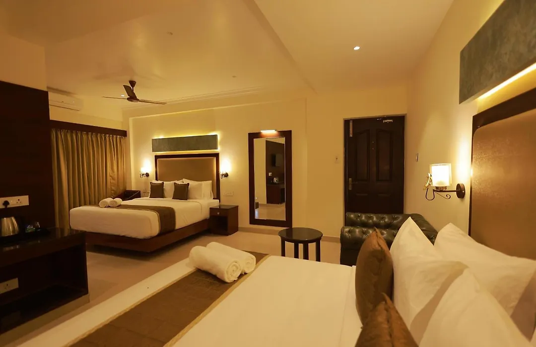 Hotel Comorin Grand-1