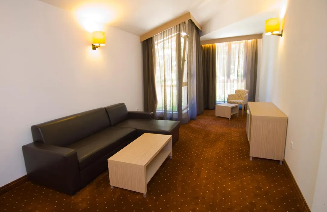 Radina'S Way Hotel-1