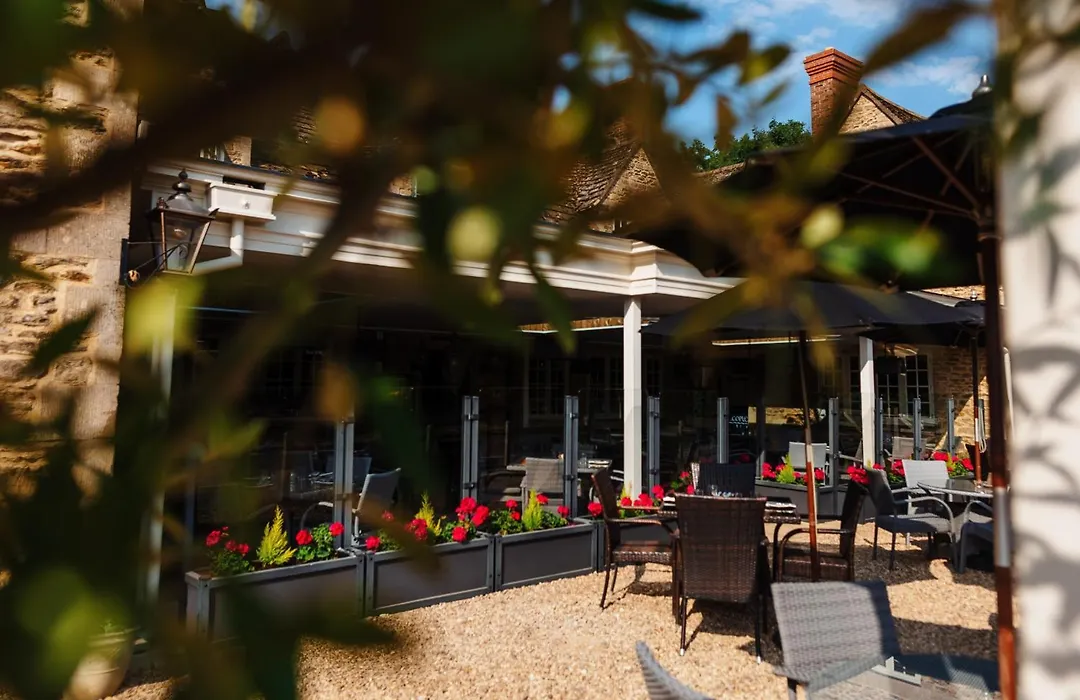 The Six Bells-1