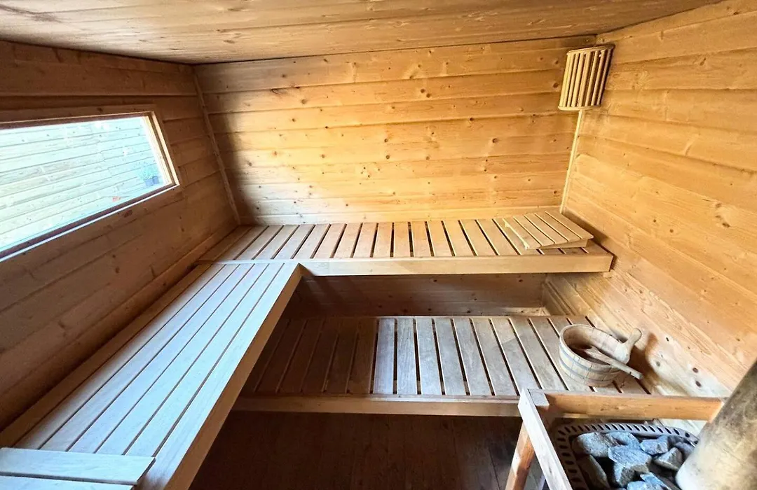 Bed&Breakfast Heerenveen Centrum met Privé Sauna en Jacuzzi-1