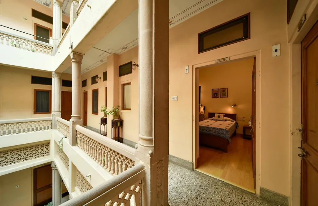 Hotel Arya Niwas-1