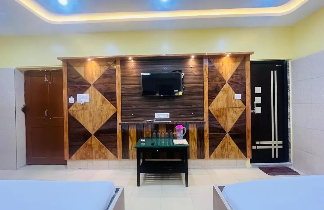 Hotel Holiday Home-1