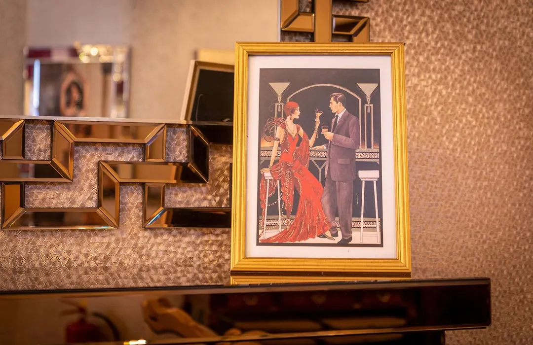 Hotel Rouge & Deco Suites-1
