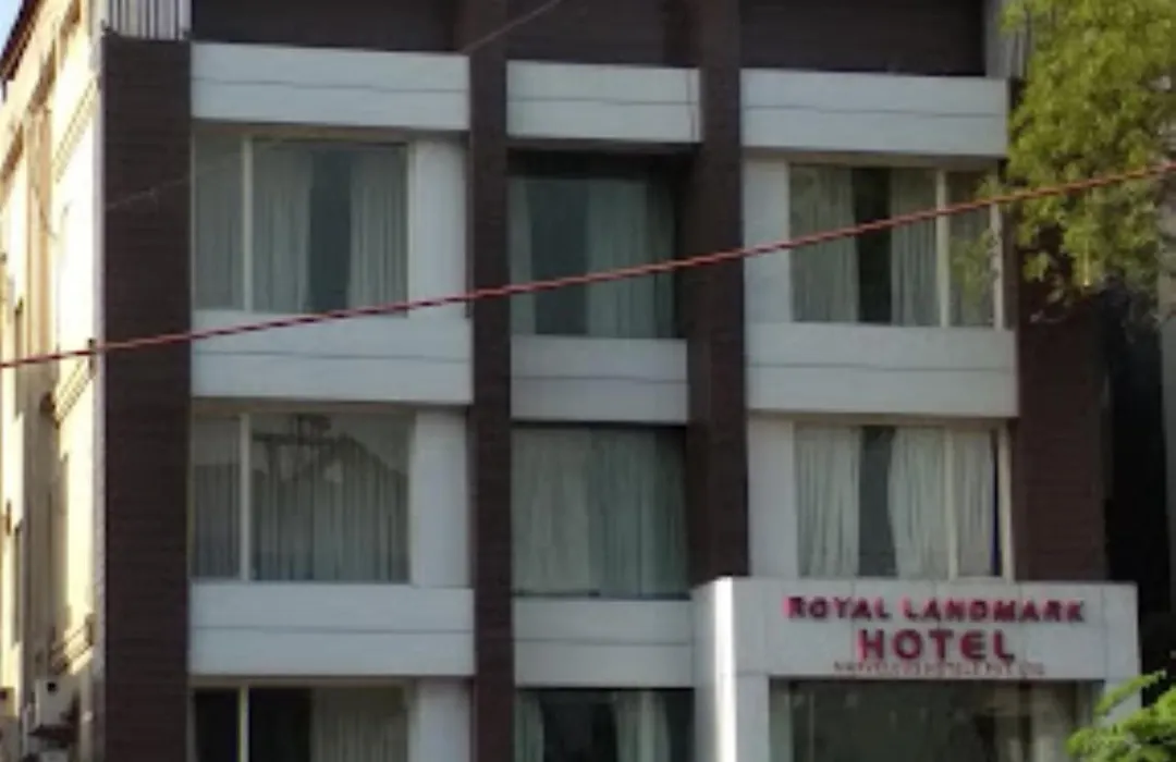 Fabhotel Royal Landmark-1