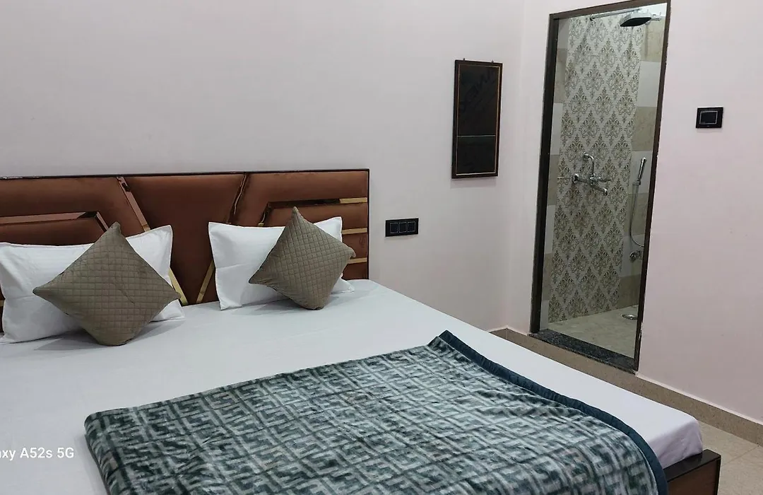 Narayani Paying Guest House-1