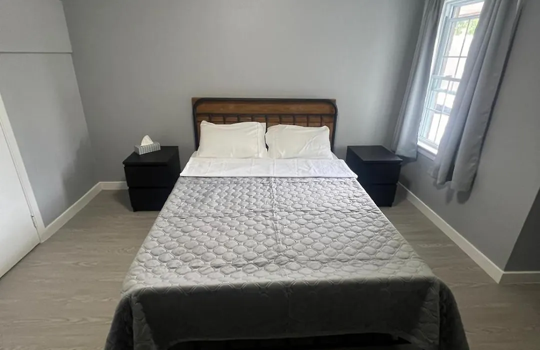 Niagara Parkway Riverview Inn-1