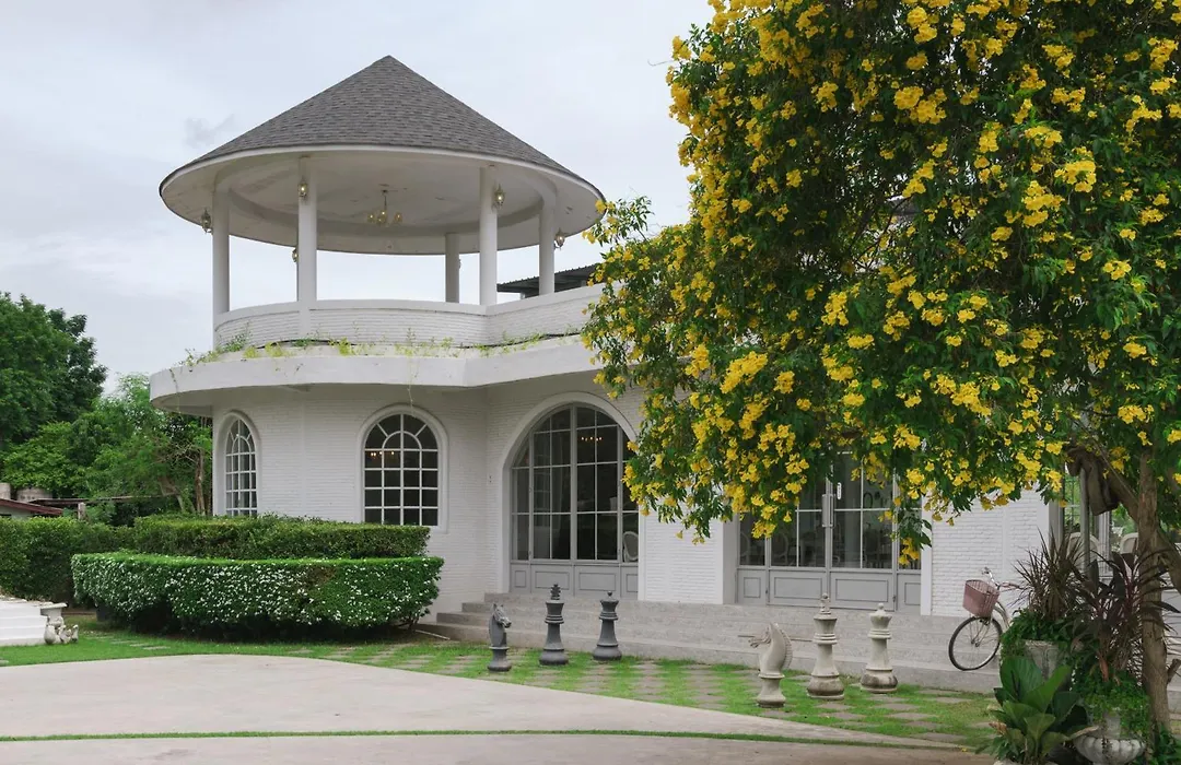 Villa La Flora Kanchanaburi-1