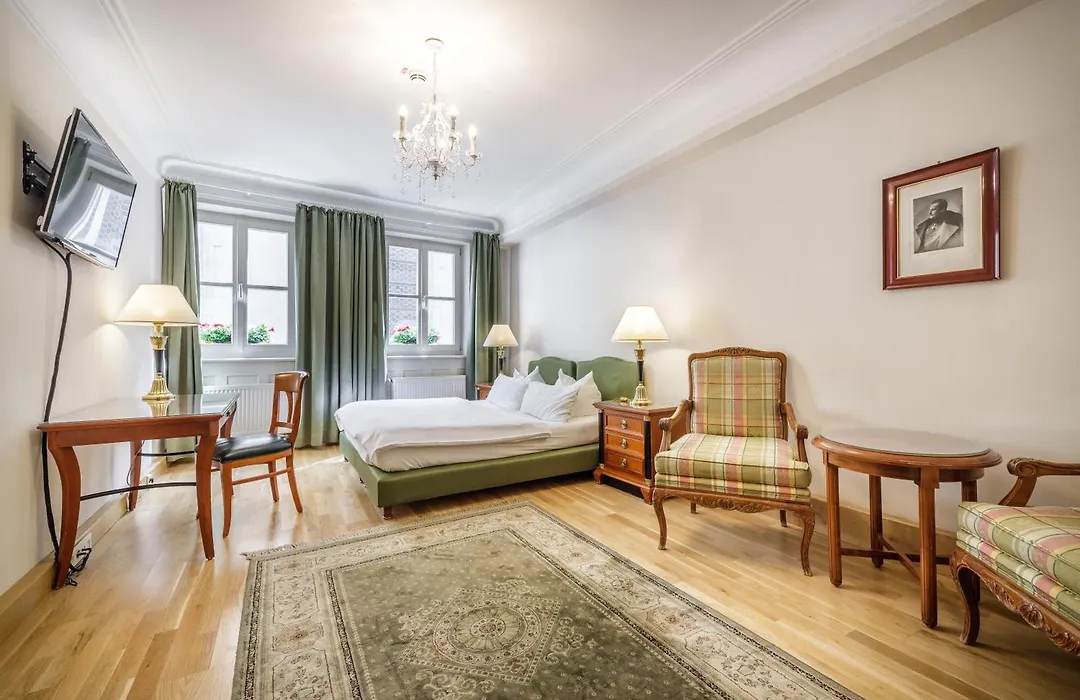 Chin-Chin Hotel ehemals Bohemian Hotel-1