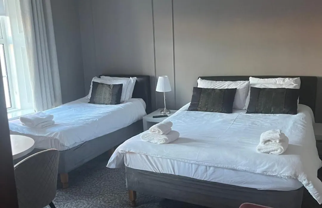 Five Glens Inn -North West Ireland Touring Base-1