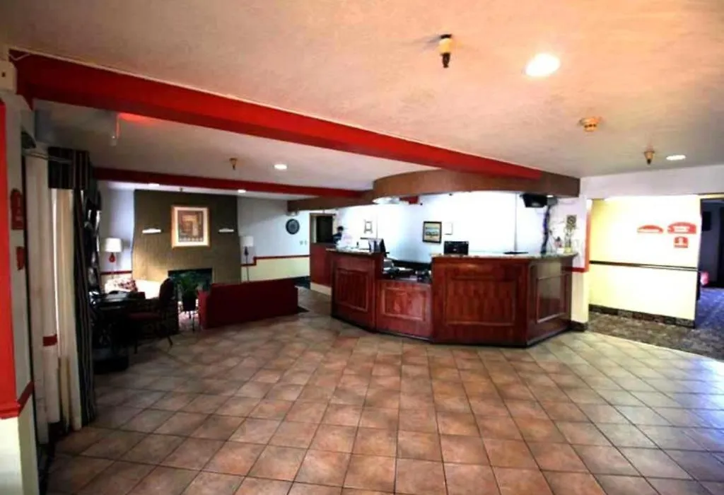 Norwood Inn Minneapolis Roseville-1