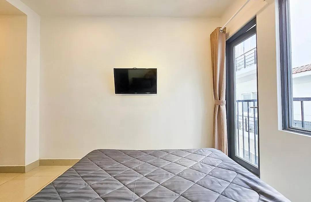 Golden Sun 3 Apartment-1