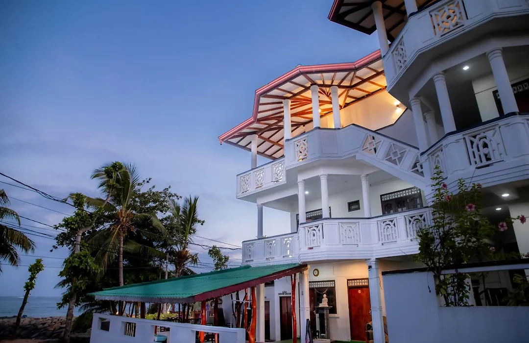 7 Waves Hotel-1