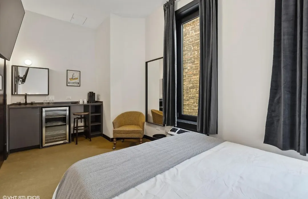 Logan Square Sro Hotel-1