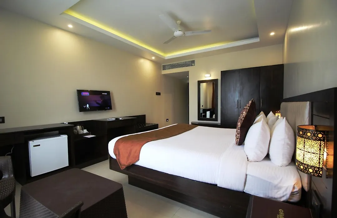 Hotel Golden Plateau-1